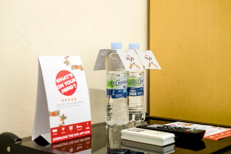Oyo 723 Penginapan Nia Mandiri Syariah Medan Kültér fotó
